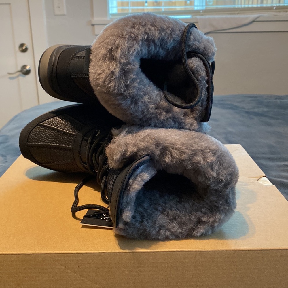 NIB UGG Water Proof Boots w/Faux Fur - Size 7.5 - Picture 7 of 14